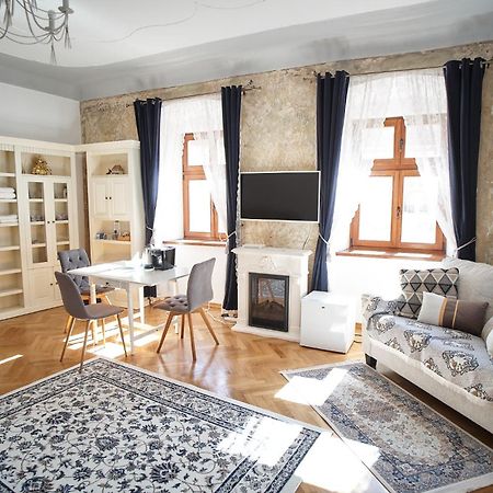 Crown Jewels Centre Sibiu Apartment ภายนอก รูปภาพ