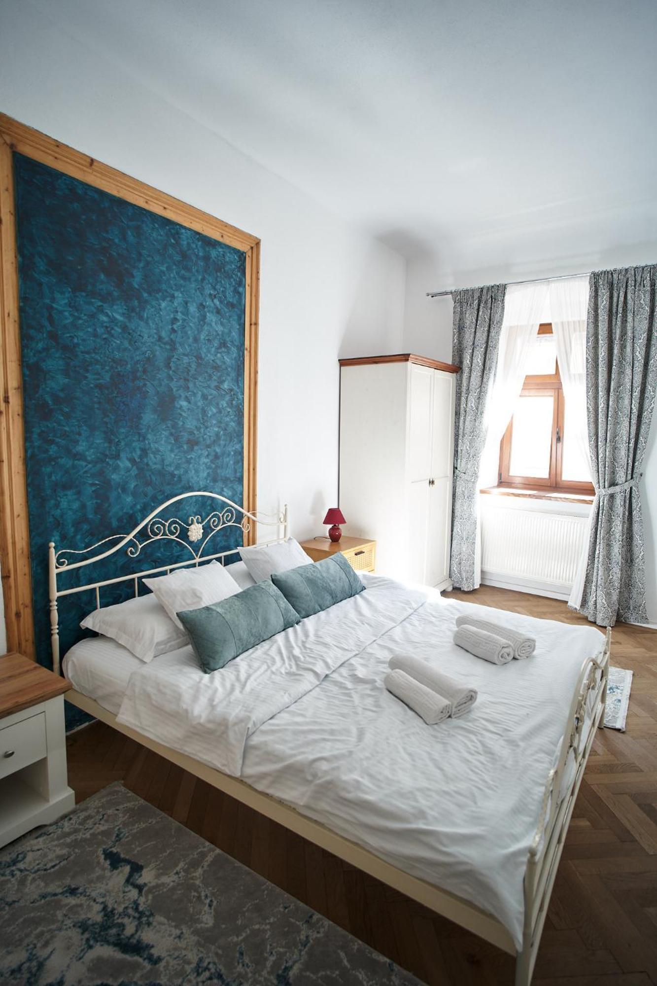 Crown Jewels Centre Sibiu Apartment ภายนอก รูปภาพ
