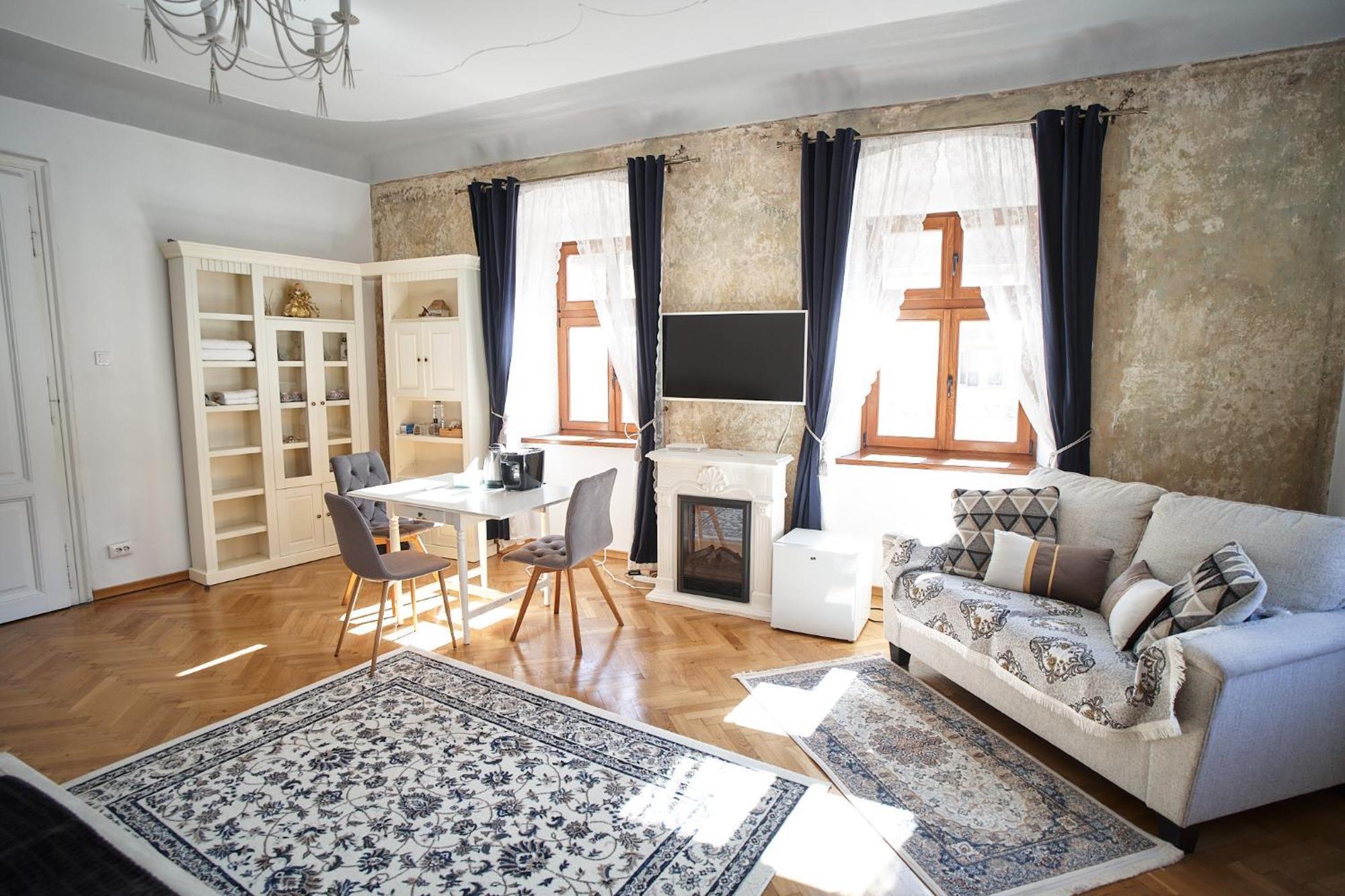 Crown Jewels Centre Sibiu Apartment ภายนอก รูปภาพ