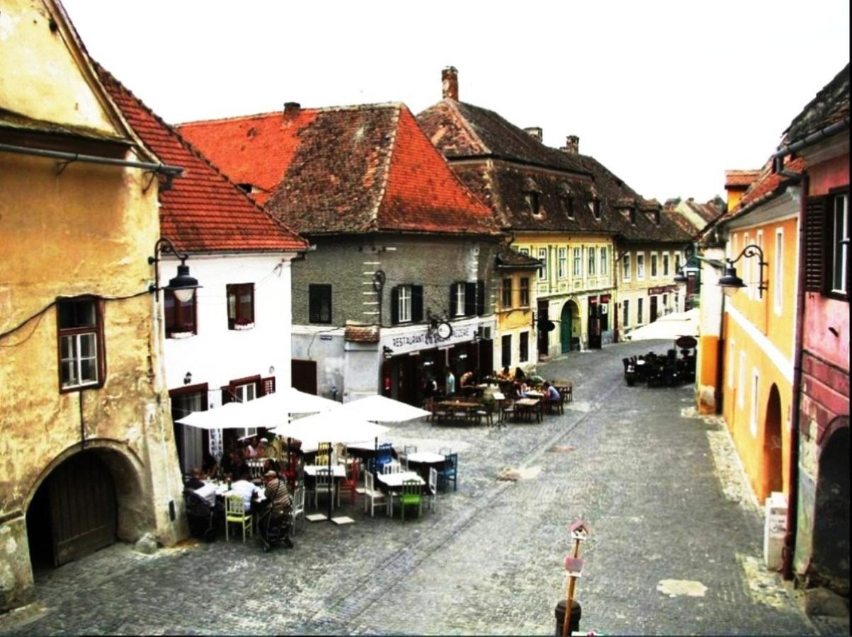 Crown Jewels Centre Sibiu Apartment ภายนอก รูปภาพ