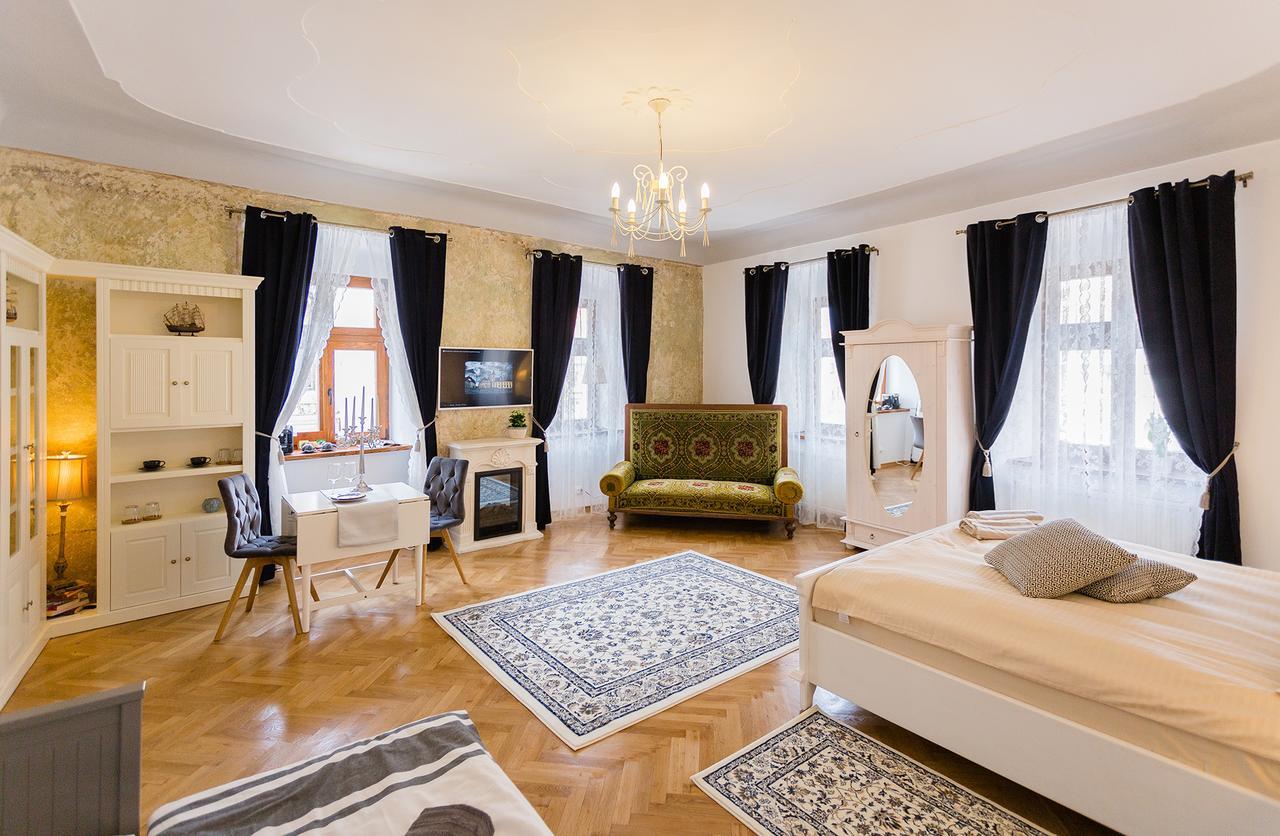 Crown Jewels Centre Sibiu Apartment ภายนอก รูปภาพ