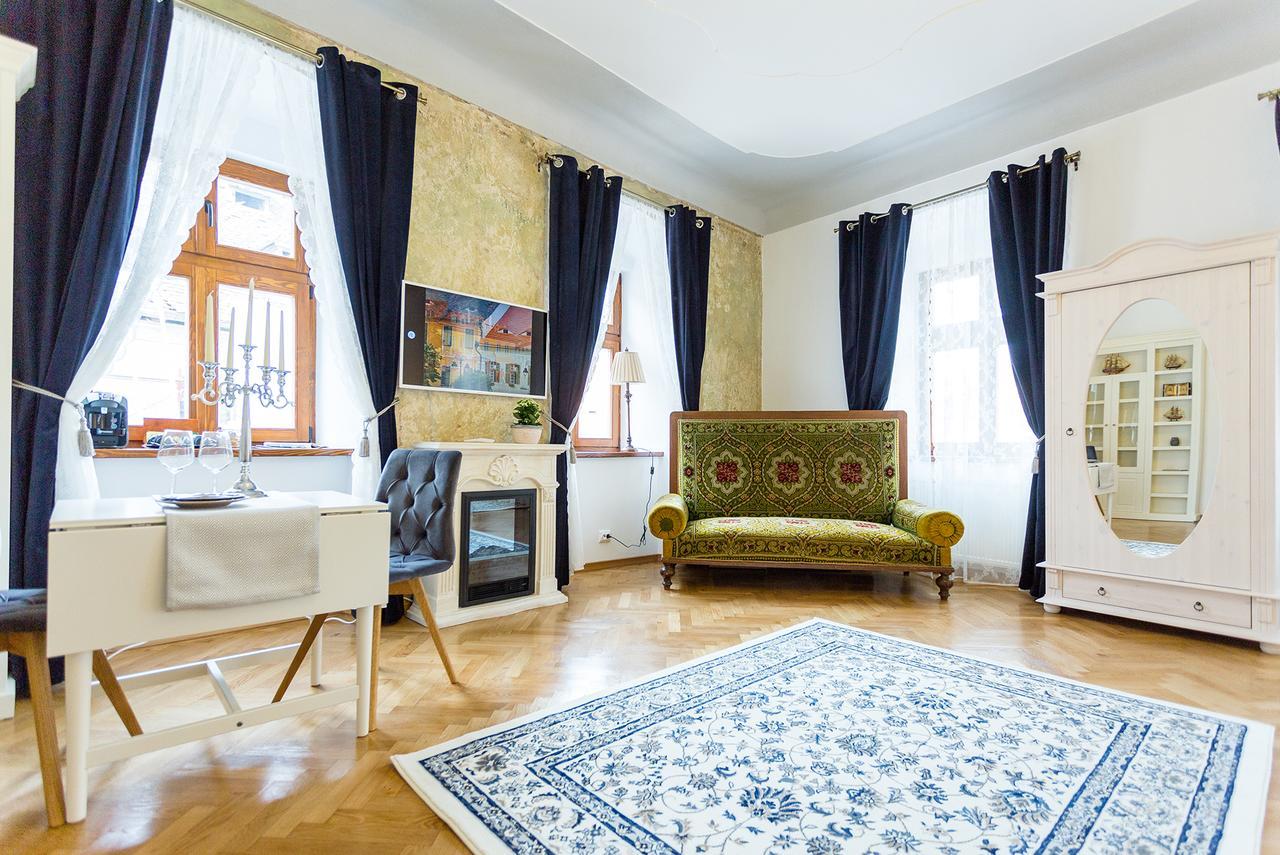 Crown Jewels Centre Sibiu Apartment ภายนอก รูปภาพ
