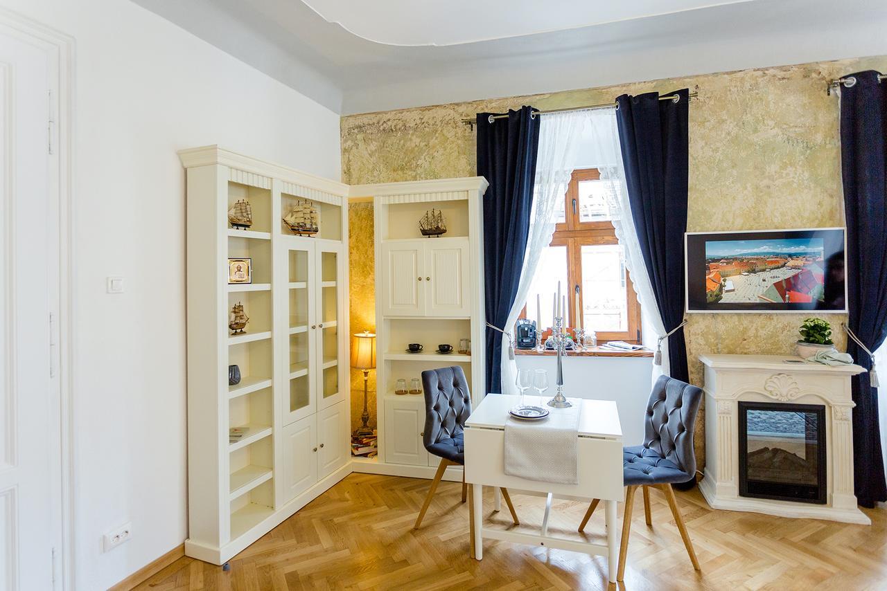 Crown Jewels Centre Sibiu Apartment ภายนอก รูปภาพ