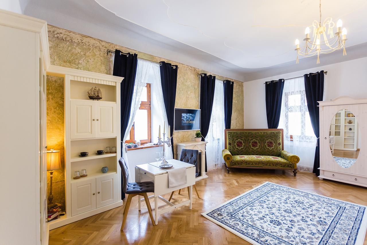 Crown Jewels Centre Sibiu Apartment ภายนอก รูปภาพ